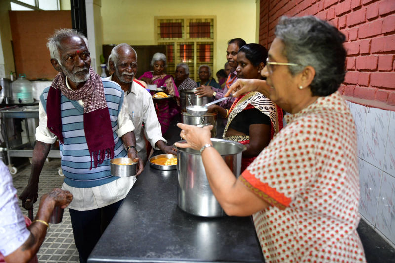 Elders having lunch at SK